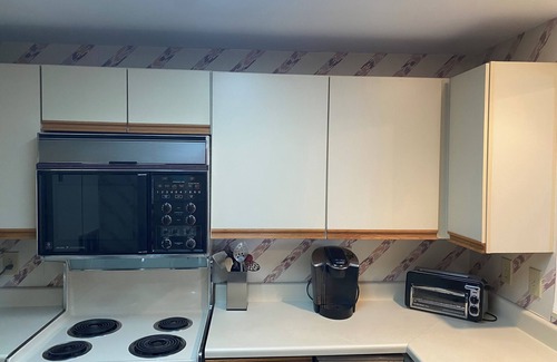 Atlantic City Condo | Great Location, Clean and Large 1 bed, on the Boardwalk, Pool, Beach, Jacuzzi,