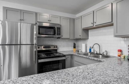 Forest Park Apartment | Great Location Close to Golf and Downtown