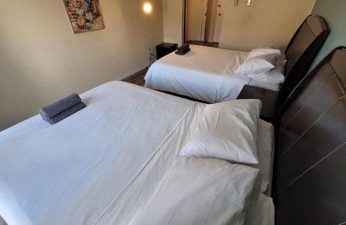 Beverly Hills Apartment | Great Location Double Queen Bed Unit