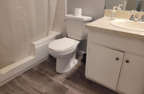 Beverly Hills Apartment | Great Location Double Queen Bed Unit
