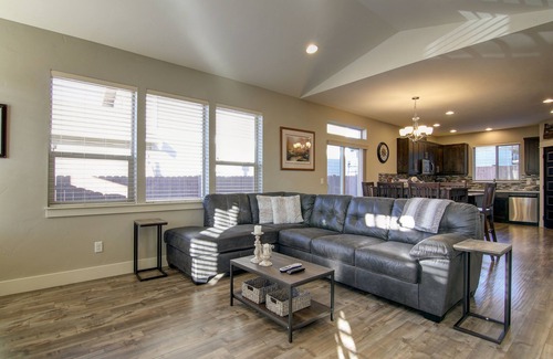 Mountain View House | Great Location, Fenced Yard, A/C, Light & Bright