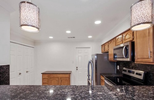 North Bethesda Condo | Great Location in the heart of North Bethesda, MD. Pet Friendly, 15 min from DC