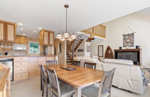 Bolton Landing House | Great location in Bolton Landing