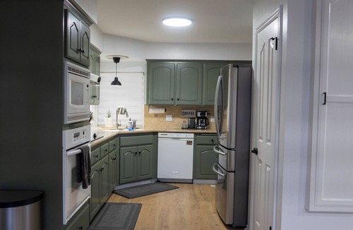 Raisin House | Great location in Fresno and twin xl bunk beds!