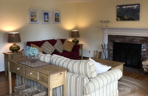 East Dennis House | Great Location near 6A in East Dennis