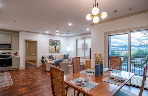Oxford Apartment | Great location, newly constructed, very convenient! 5 Min. from Campus & Square!