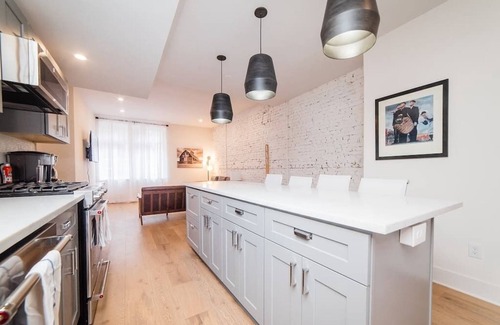 Central Northside Apartment | ★Great Location★ | No Stairs 1st FL | GroupStay |