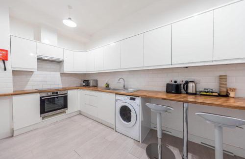 St. George's Apartment | Great Location Service and Stay Double Ensuite Room with Shared Kitchen- 5mins Walk From Tufnell Park