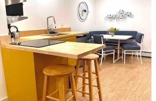 Burlington Apartment | Great location, newly-finished, bright 1-bedroom