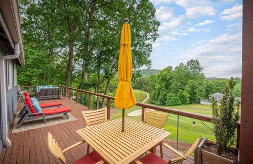 Lake Lure House | Great Location! Walk to Resort Amenities! Watch Golf from Deck! Pool Table!