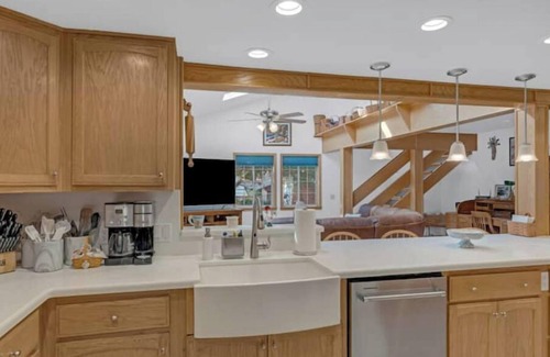 Williams House | Great locations and beautiful views!