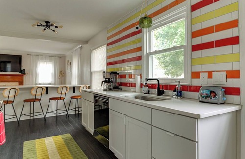 Lexington House | Great Locatoin- Mins to Rupp-Kroger Field-Downtown Lexington- Modern Retro 70's