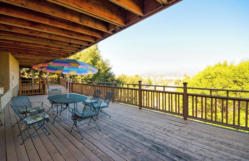 Walnut House | Great Mountain and City Light View close to Fairplex