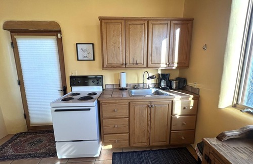 El Prado Apartment | Great mountain views in cozy casita in north Taos. Note: 30 day rental minimum