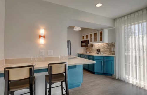 San Jose Resort | Great Pick! Unit with Kitchen, Free Breakfast, Outdoor Pool, Pet-friendly!