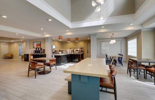 San Jose Resort | Great Pick! Unit with Kitchen, Free Breakfast, Outdoor Pool, Pet-friendly!