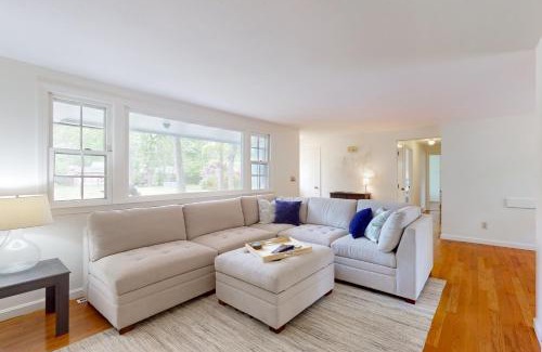 East Falmouth House | Great Pond Escape