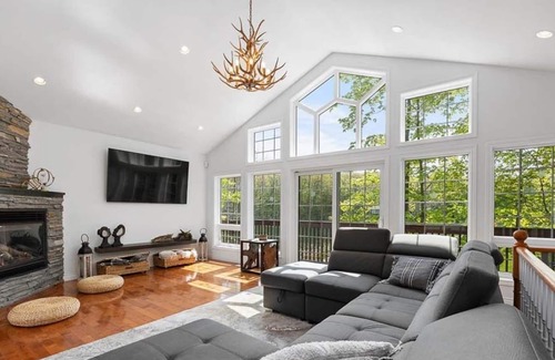 Tiny Cottage | Great Raccoon Lodge - Five Bedroom Cottage, Sleeps 10