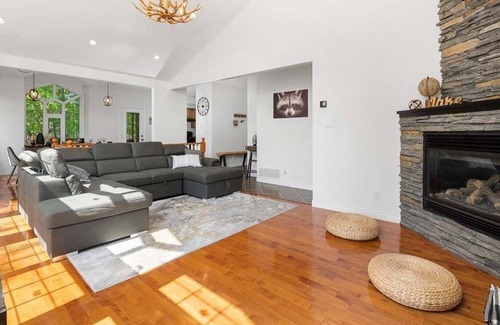 Tiny Cottage | Great Raccoon Lodge - Five Bedroom Cottage, Sleeps 10