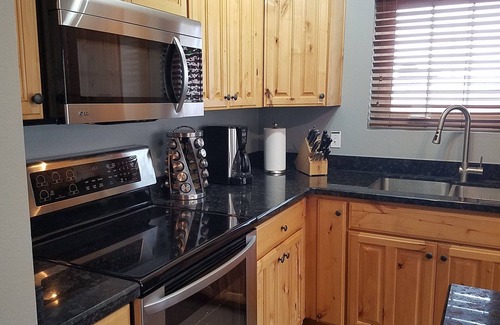 Park City Condo | Great Rates! A Gem! Underground Parking- Easy Deer Valley Access!