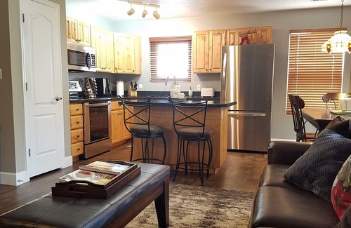 Park City Condo | Great Rates! A Gem! Underground Parking- Easy Deer Valley Access!