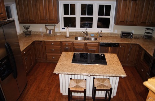 Reed Creek House | GREAT RATES! Deep Water, Great House, & Awesome Location!