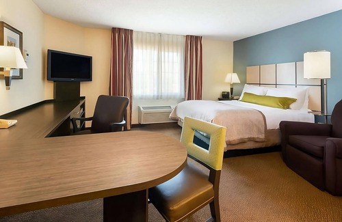 Somerset Hotel | Great Relaxing Overnight Stay! Spacious unit. Minutes away to Billy Bob's Texas