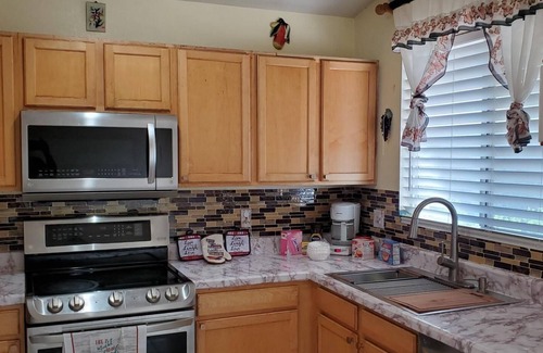Tucson House | Great renovated home located in a fantastic community in East Tucson.