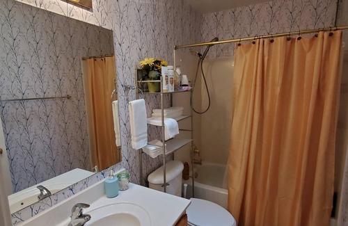 Tucson House | Great renovated home located in a fantastic community in East Tucson.