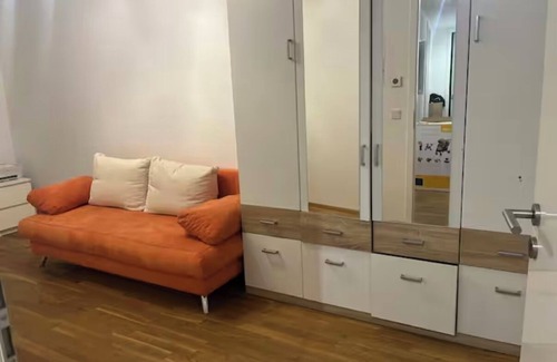 Niederrad Condo | Great room in Frankfurt