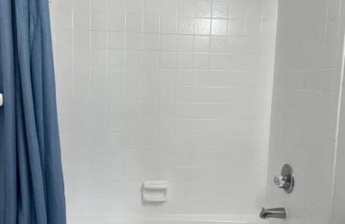 Coral Ridge Isles House | Great room with swimming pool and great views