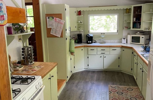 Fair Haven House | Great Rustic House on a Private Pond