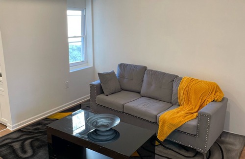 North Philadelphia West Apartment | Great space for 8 in the Heart of the city