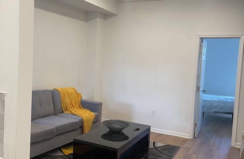 North Philadelphia West Apartment | Great space for 8 in the Heart of the city
