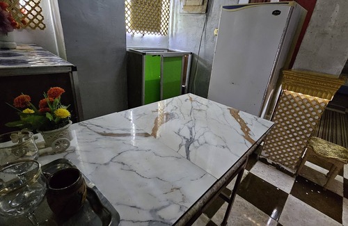 Old Cairo Apartment | Great Space near the Pyramids!