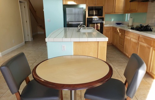 Tracy House | Great Spacious House close to shopping and dining, easy freeway access.