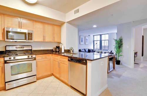 Aurora Highlands Apartment | Great Stay Near Pentagon City
