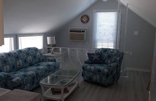 Cape May Court House Apartment | Great sunsets and winery at the end of the street , and only 20 min.to SH beach