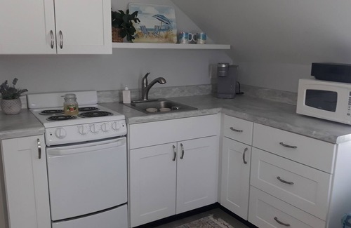 Cape May Court House Apartment | Great sunsets and winery at the end of the street , and only 20 min.to SH beach