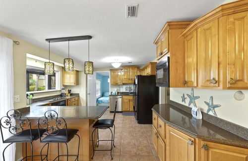 Villa Primera House | Great updated beach cottage! Just steps from the Gulf of Mexico!