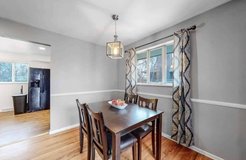 Welby House | Great Upper 3 Bedrooms King Beds Ideal for Groups