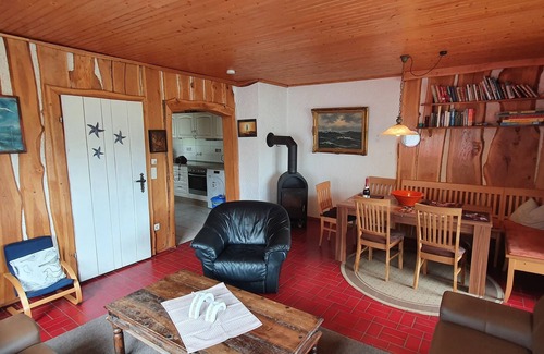 Nordholz House | Great vacation right on the dike with family and dog a few minutes from the beach