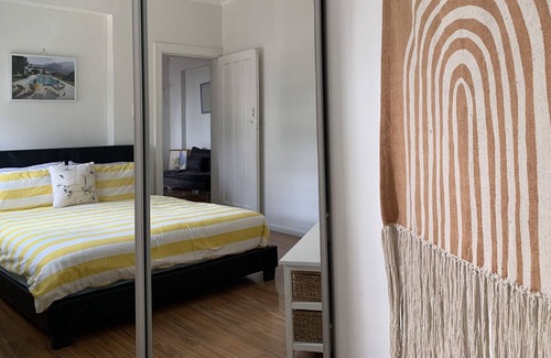 Woolloomooloo Apartment | GREAT VALUE 1 BEDROOM, SUPER CENTRAL!!