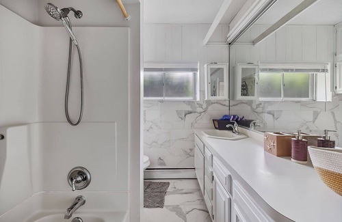 Graduate Hospital Apartment | Great Vibe 3BR/2BA Philadelphia Home