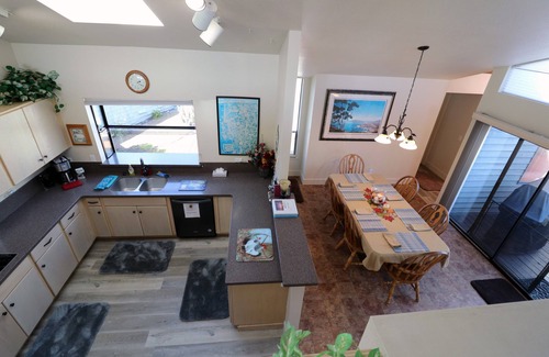Bodega Bay House | Great Views-1/4 mile walk to beach/Hot tub/Backs to First Fairway on Gull Drive