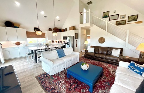 Surf Side Shores House | Great Views! Gorgeous Home in Surfside