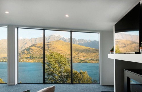 Queenstown House | Great Views! Great Location!n