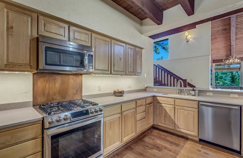 Snowmass Village House | Great Views! Minutes to Snowmass Village! Large Fire Pit. Plenty of Space!