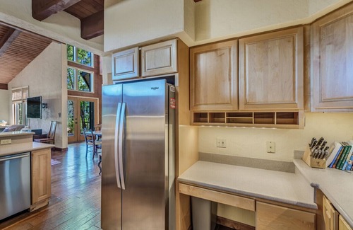 Snowmass Village House | Great Views! Minutes to Snowmass Village! Large Fire Pit. Plenty of Space!