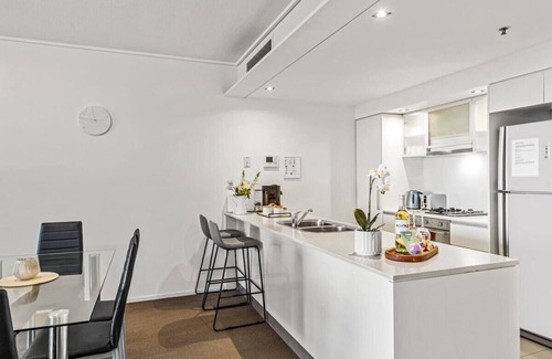 Brisbane Central Business District Apartment | Great Views|Spacious High Floor Family Apartment